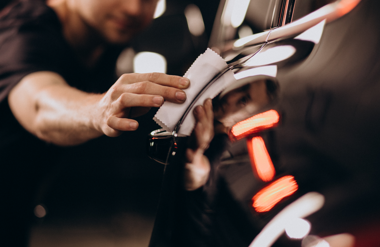 Lakierowane błotniki samochodowe – po co się je robi, jak powstają i jak o nie dbać 2025?