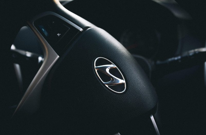 Jak sprawdzić kod lakieru w aucie marki Hyundai? Kompletny poradnik kierowcy (2026)